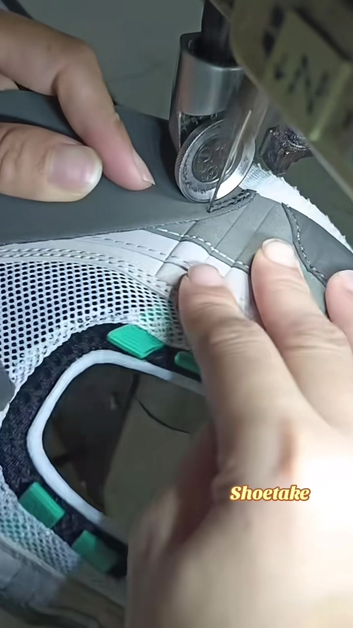 @SHOETAKE