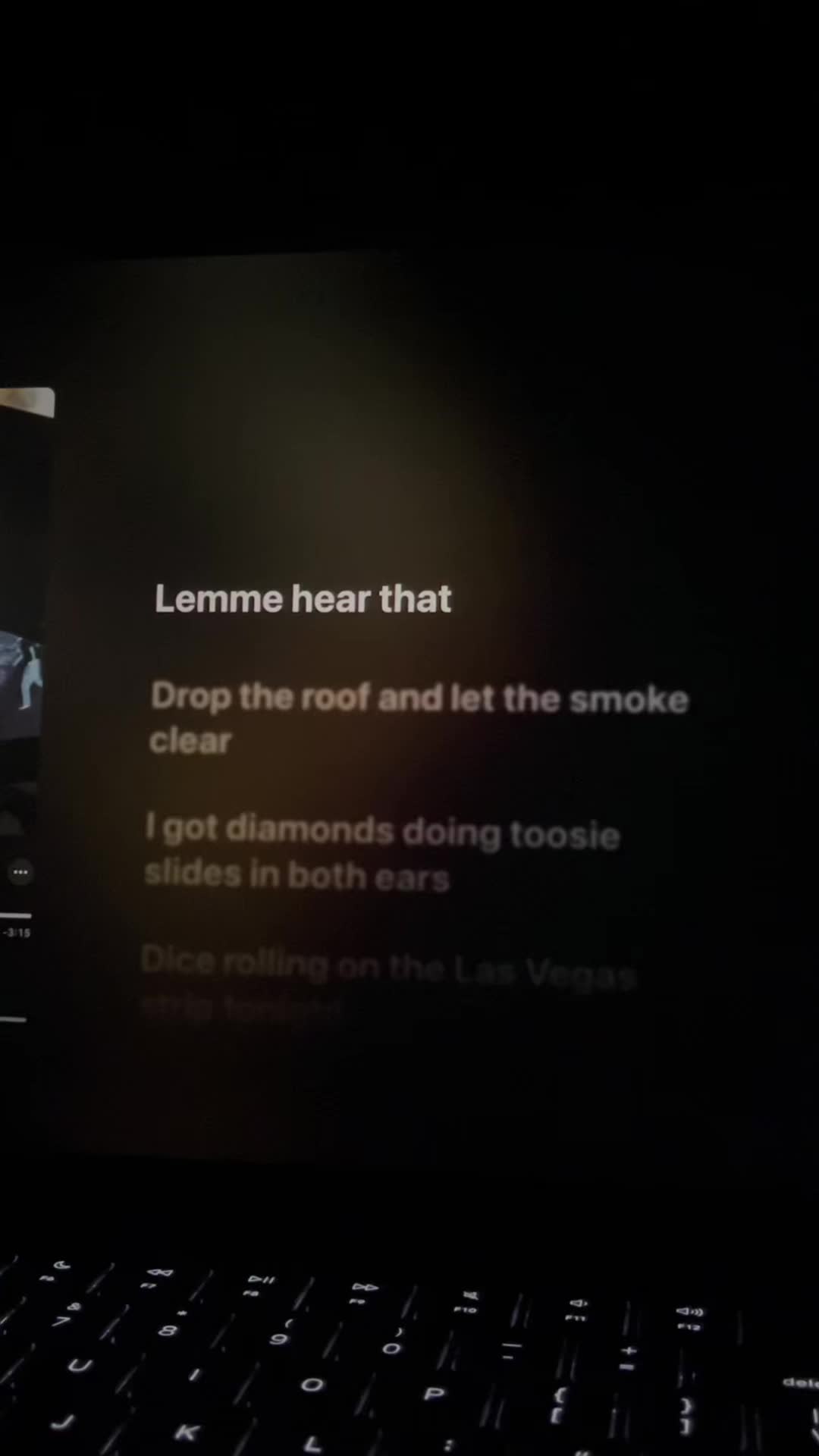 @🎧