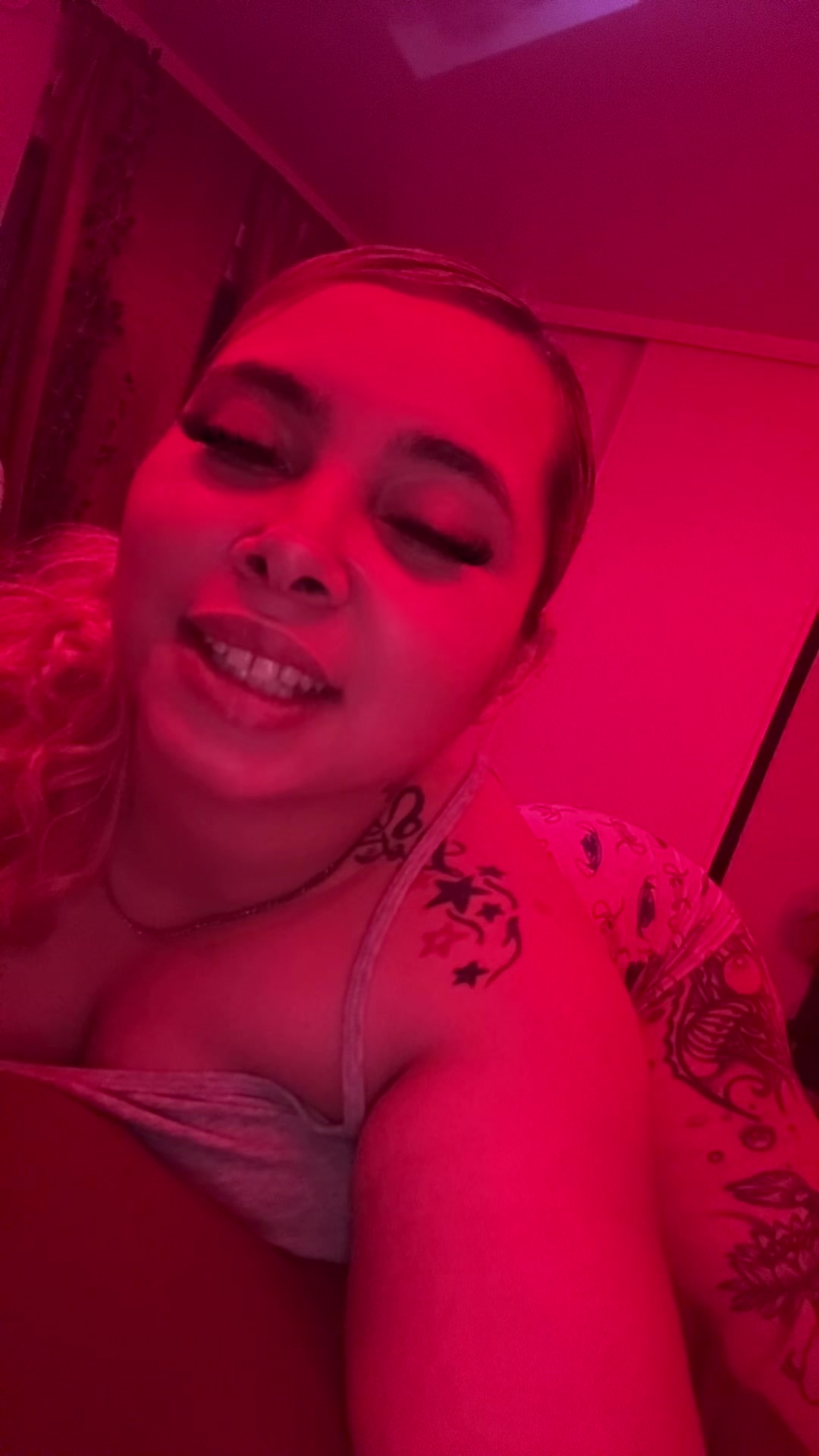 @Neeneecruz