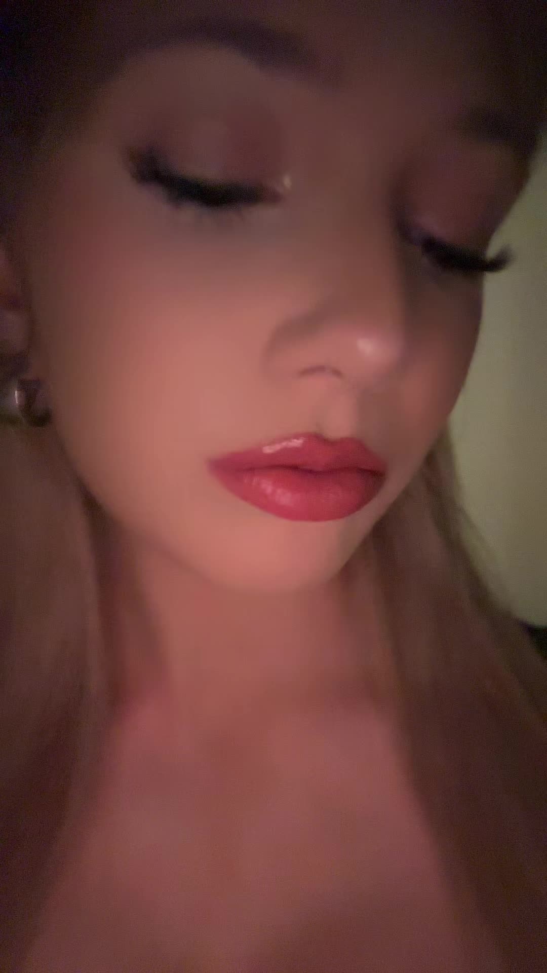@bl0ndebih