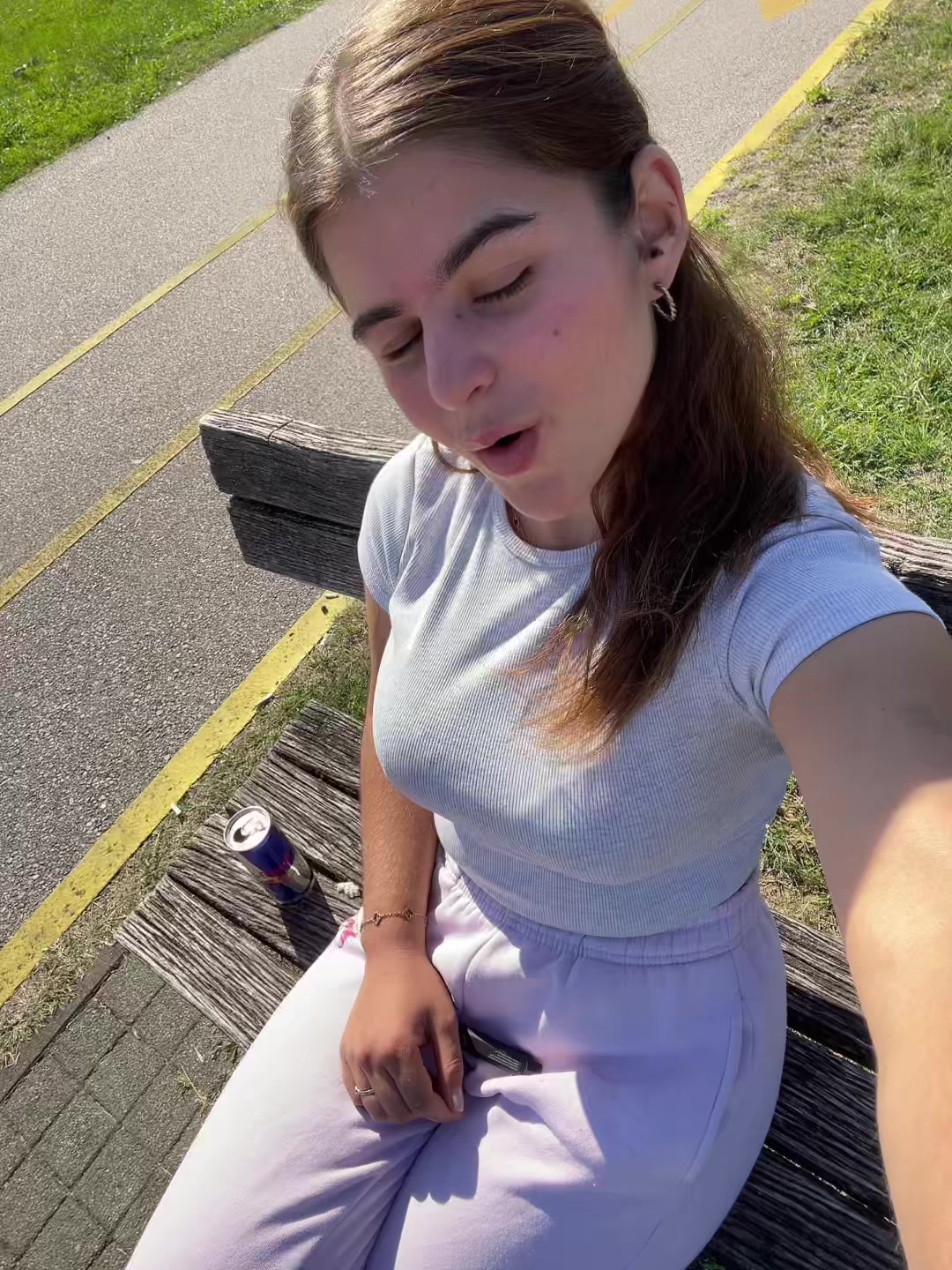 @Adelisa