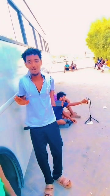 @Uzisha