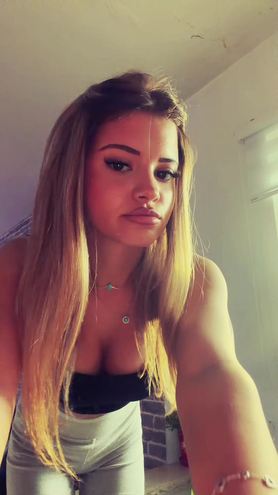 @𝐋𝐈𝐕 𝐆𝐈𝐒𝐁𝐄𝐑𝐆💞