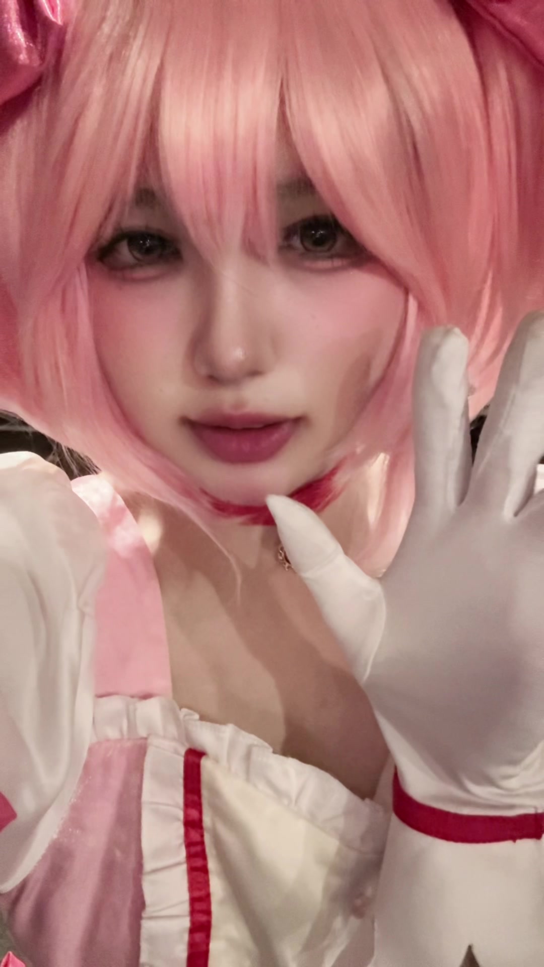 @こん