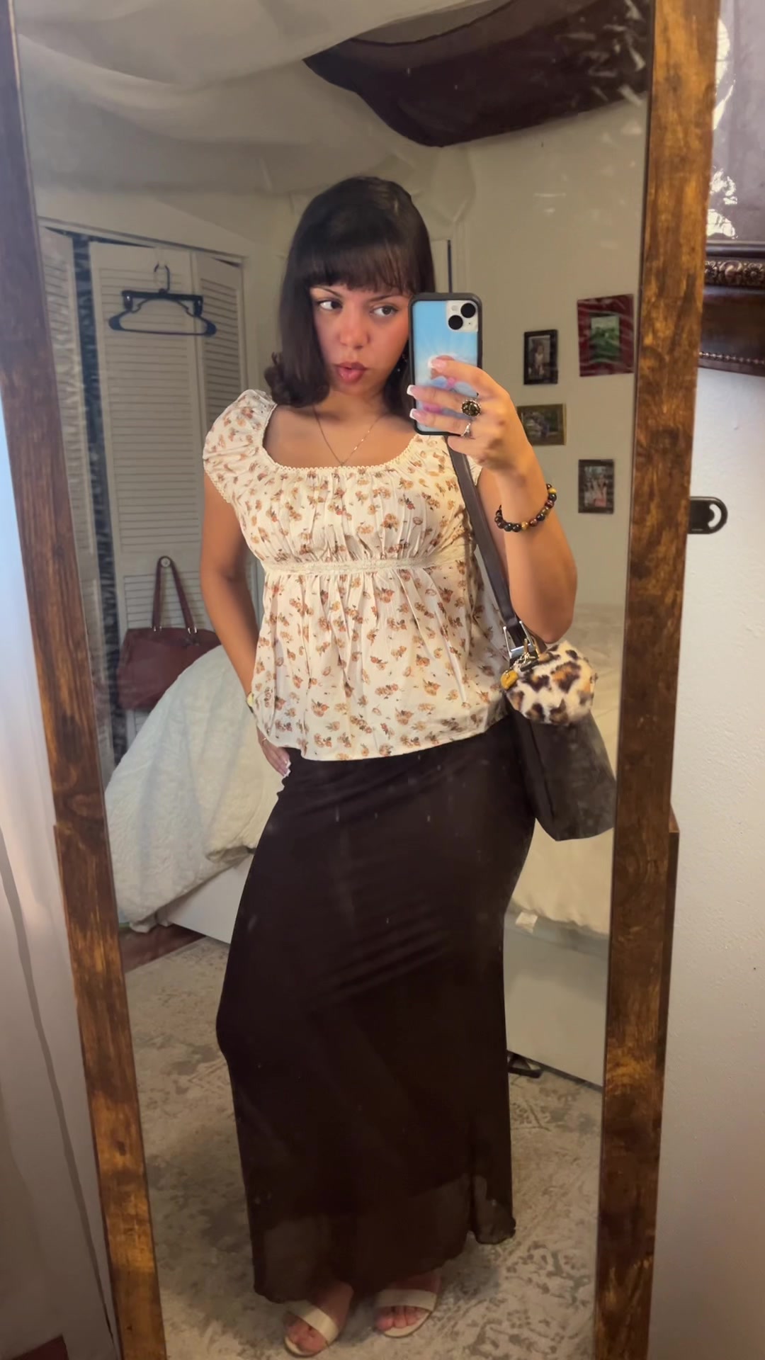 @🦦