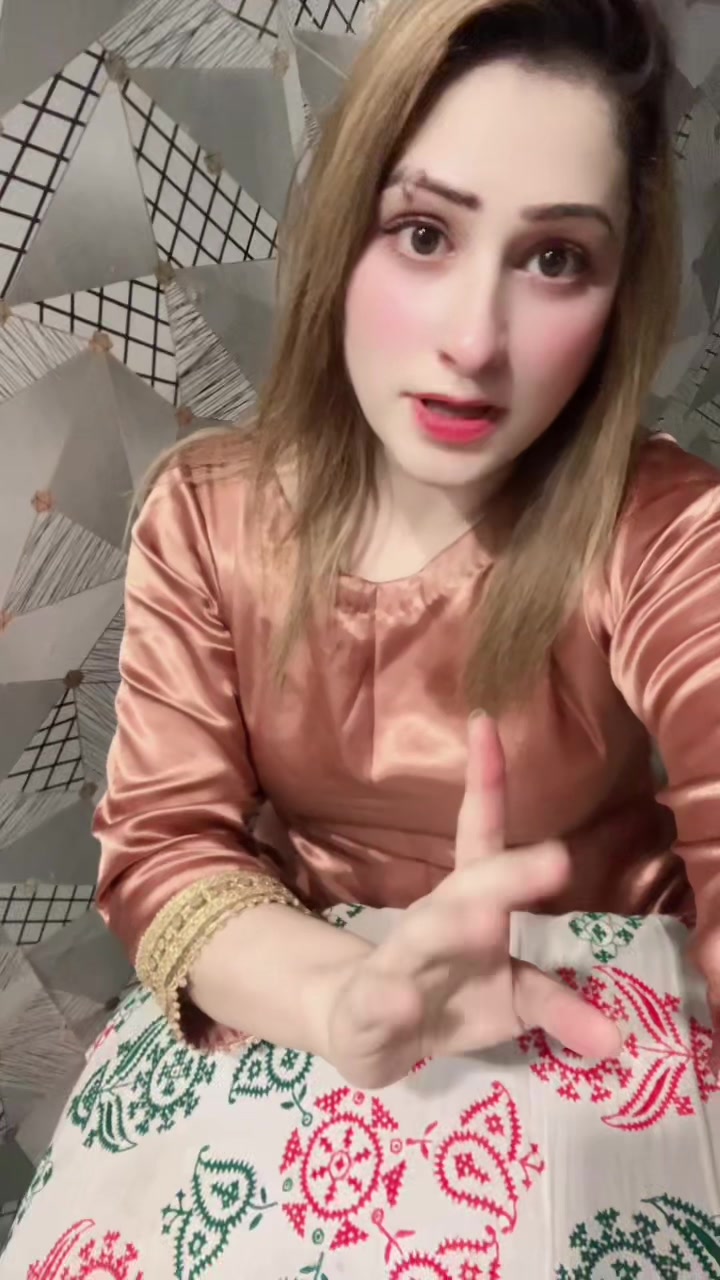 @Farah Lashari