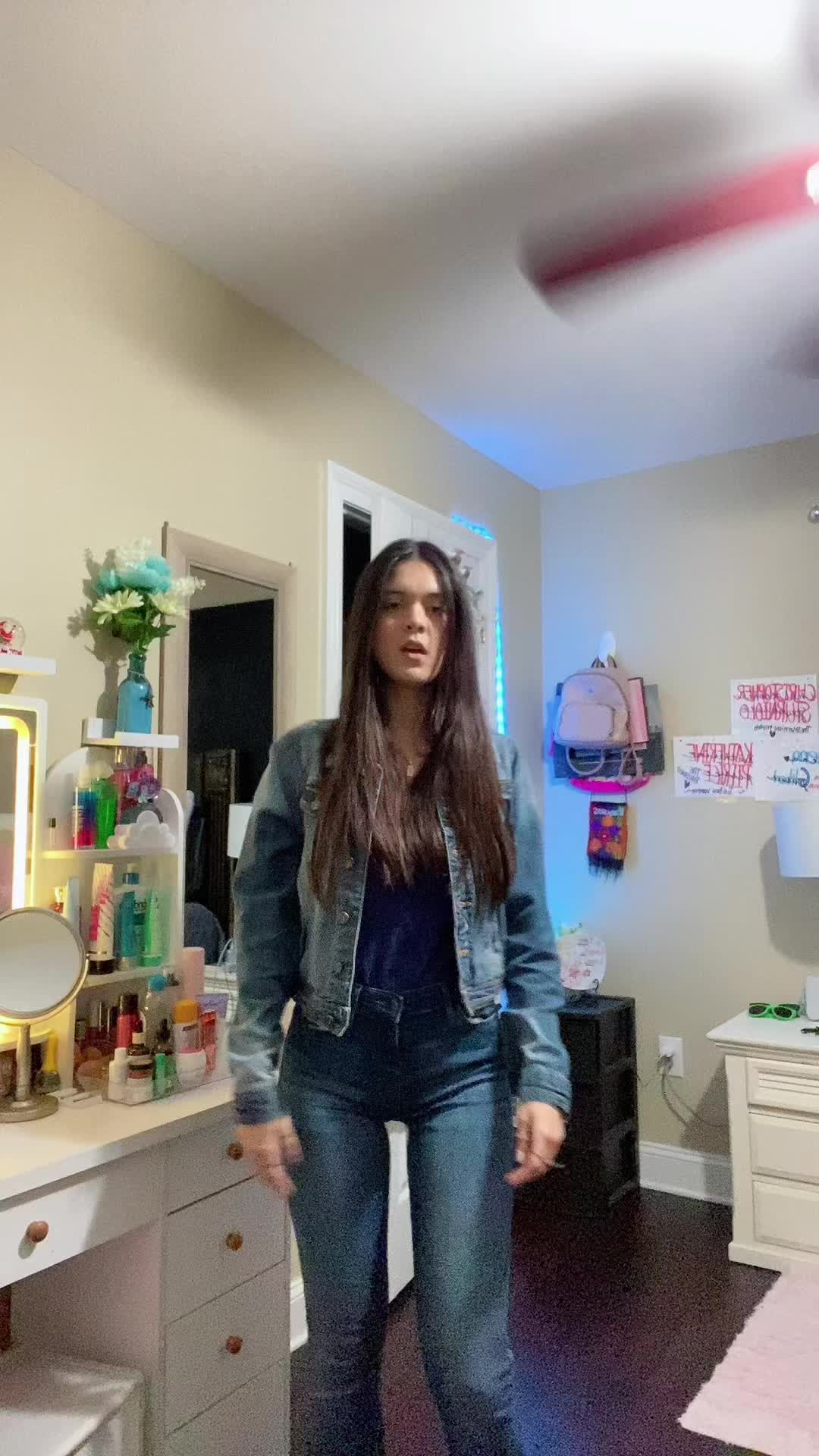 @𝐉𝐞𝐧𝐧𝐲 𝐒𝐚𝐧𝐜𝐡𝐞𝐳🐅