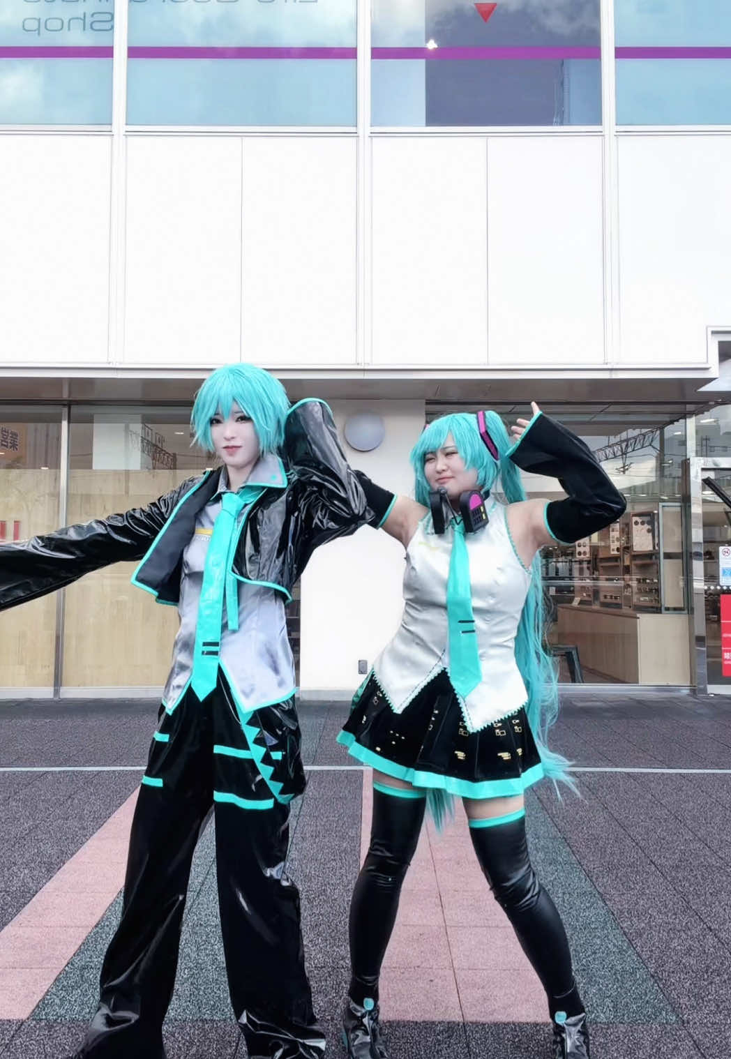 @コマ