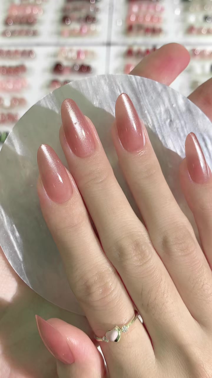 @Molly Nails Ind