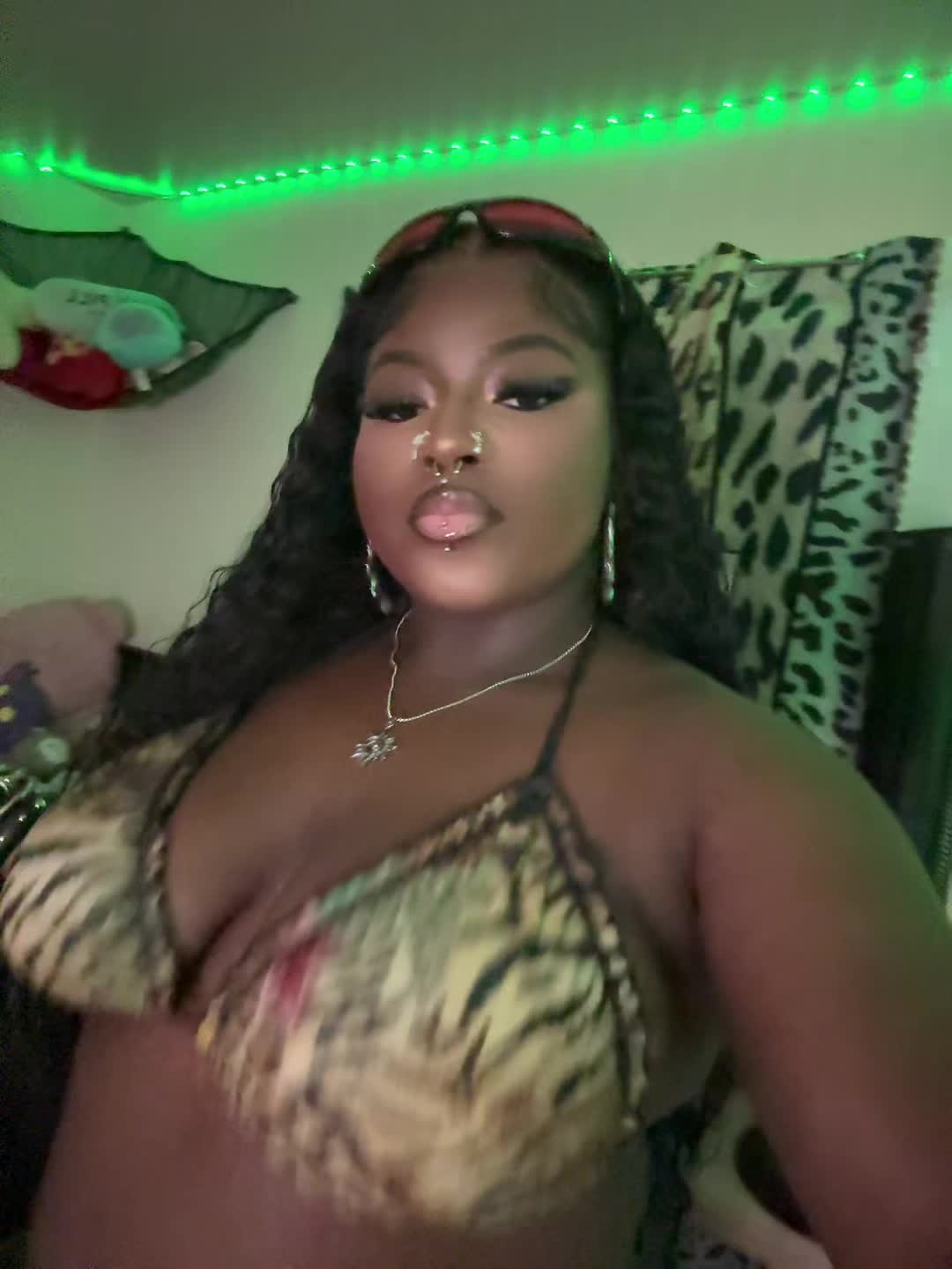 @kanta👩🏾&zwj;❤️&zwj;💋&zwj;👩🏾<3