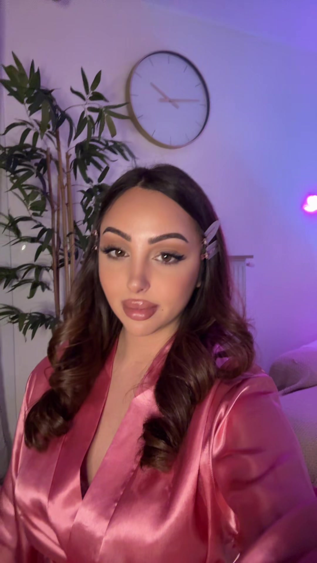 @naelleostra