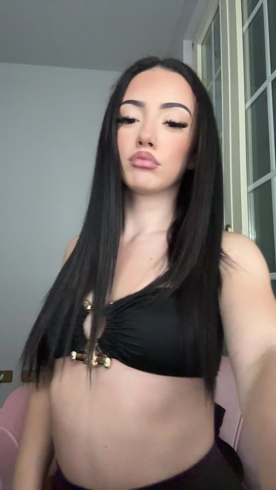 @lari📲