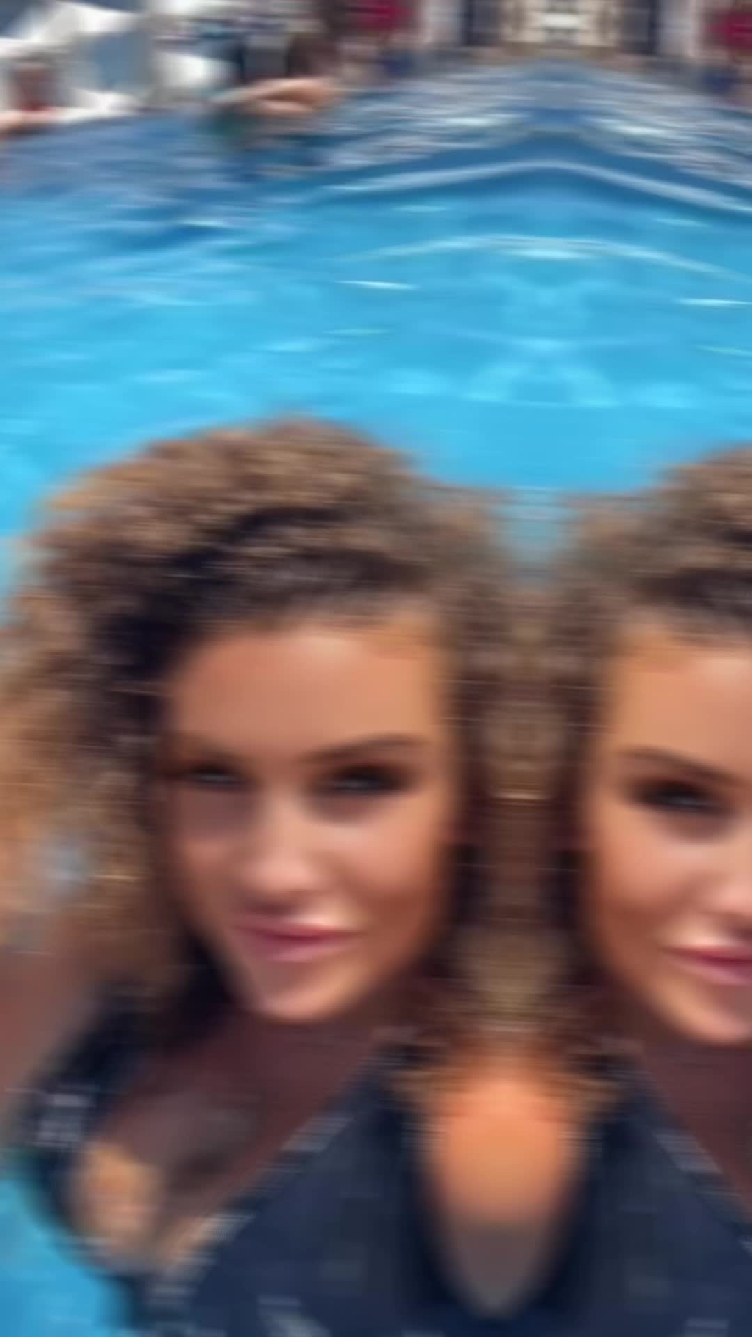 @_.elizabethp🇺🇸🇦🇱🇬🇷