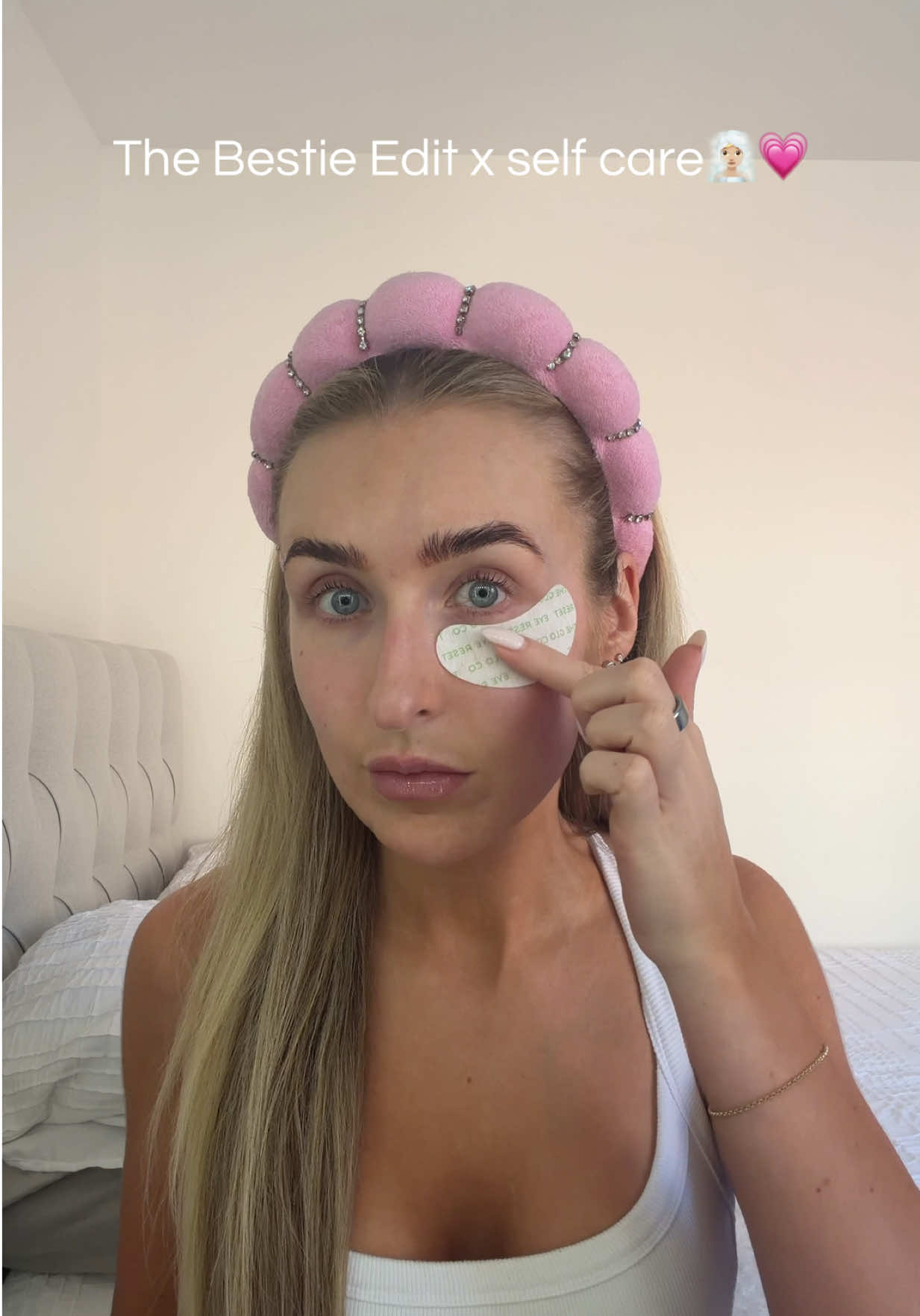 @Courtney | Brow Artist ✨🪞🤍🧋