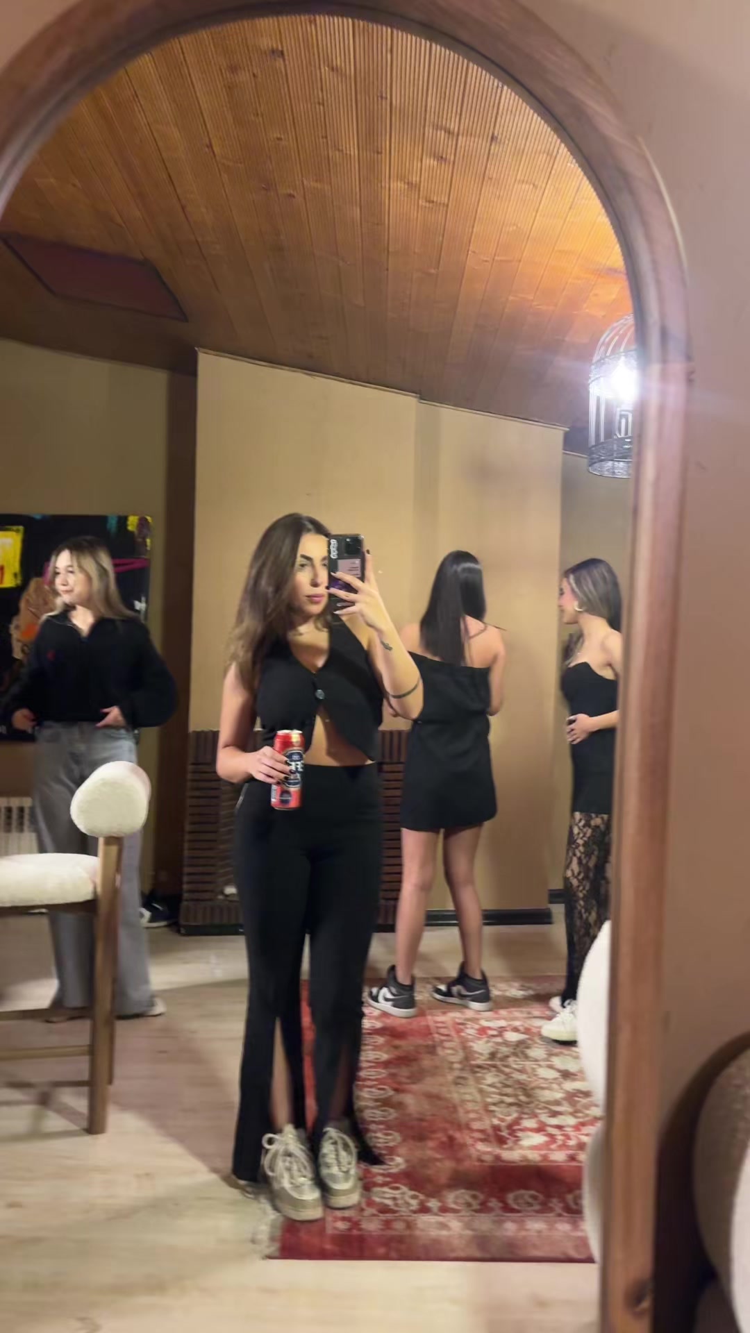 @donyashina