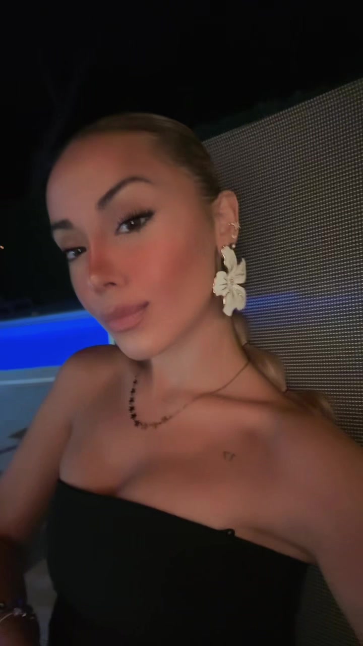 @Nunzia De Santis๐ฆ๐ธ๐ผ