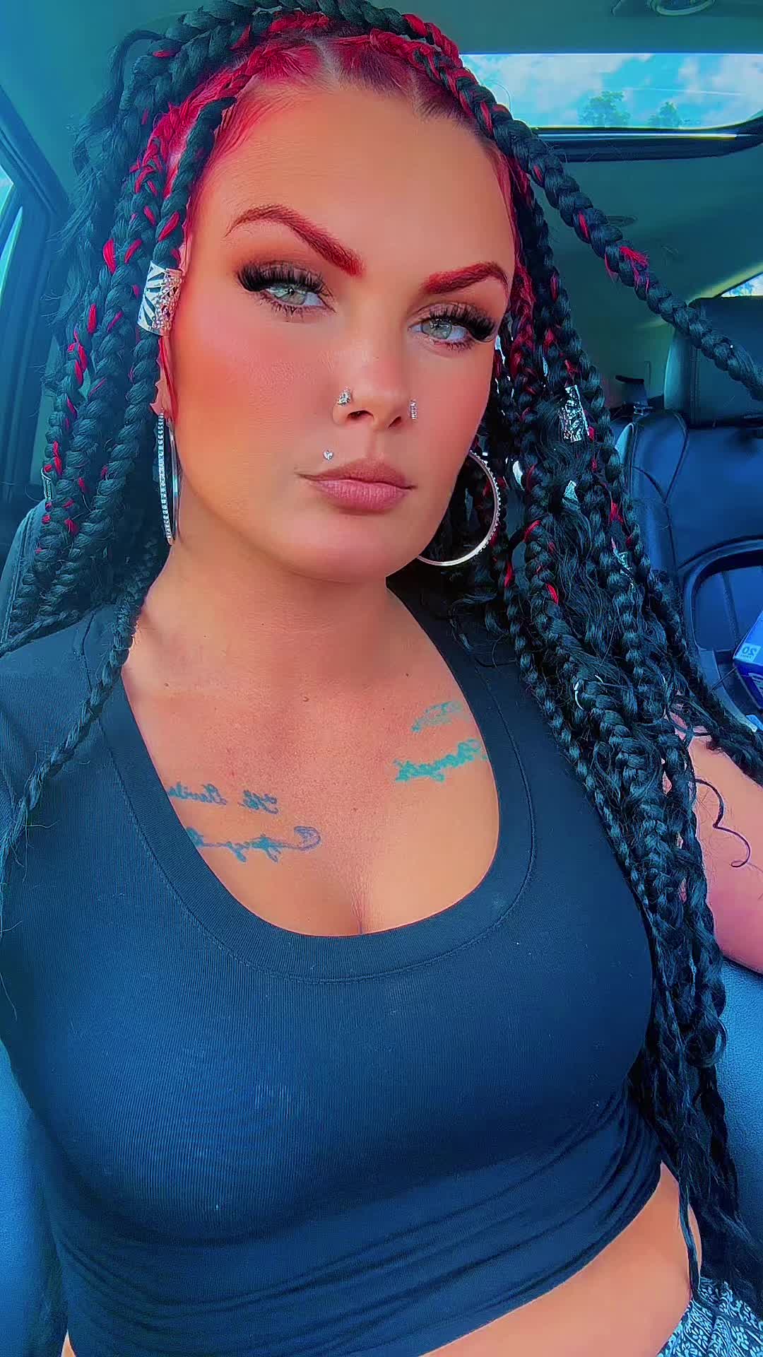 @GreenEyeBarbiie