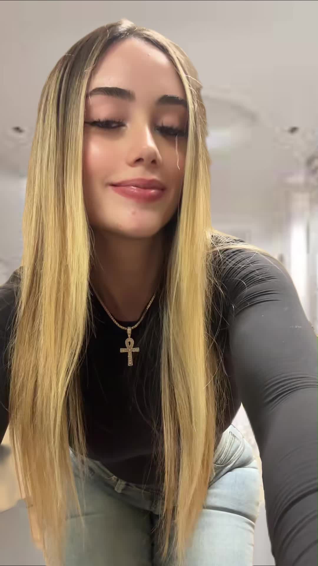 @JulianaA