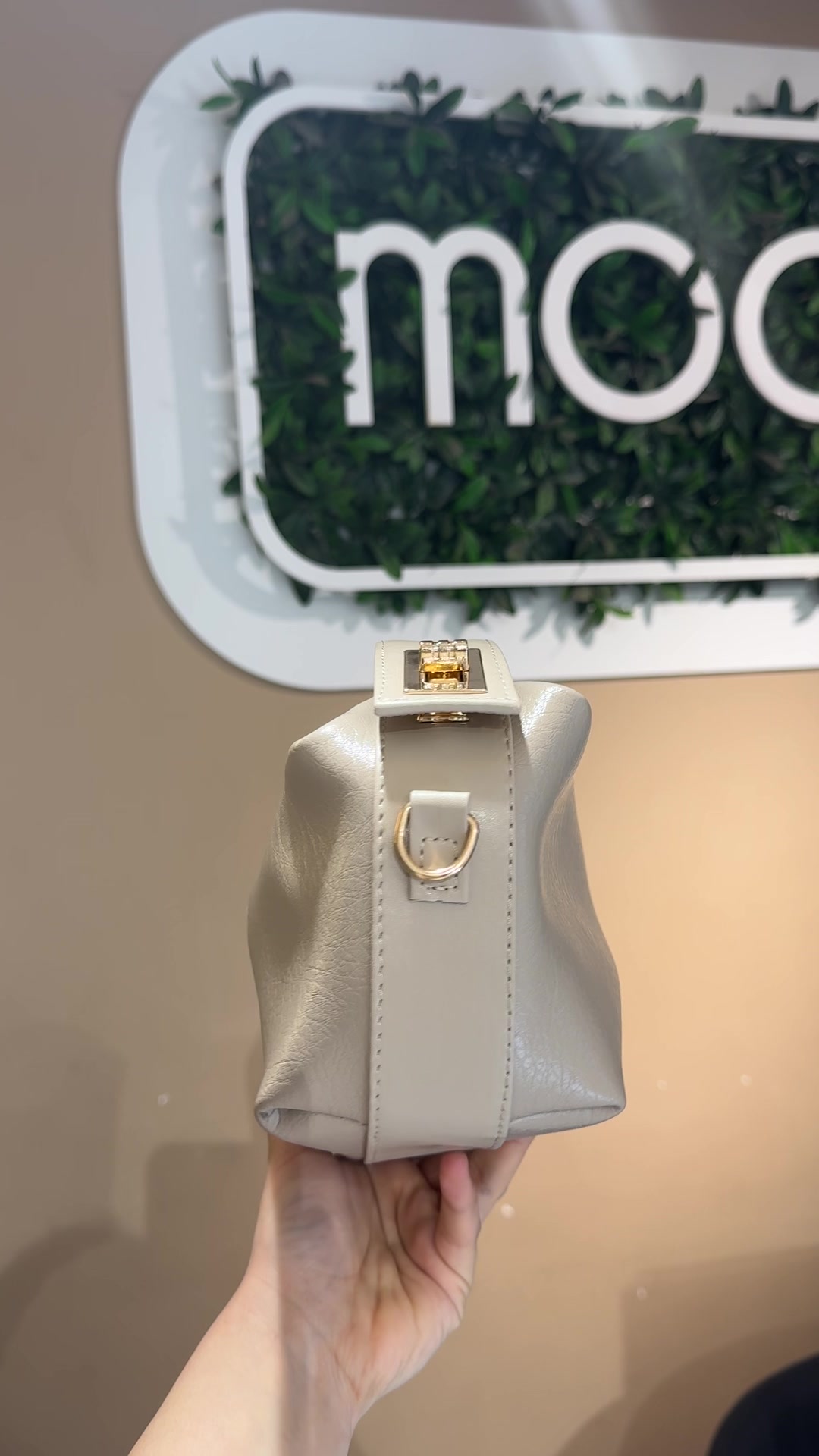 @Moonbutikcom