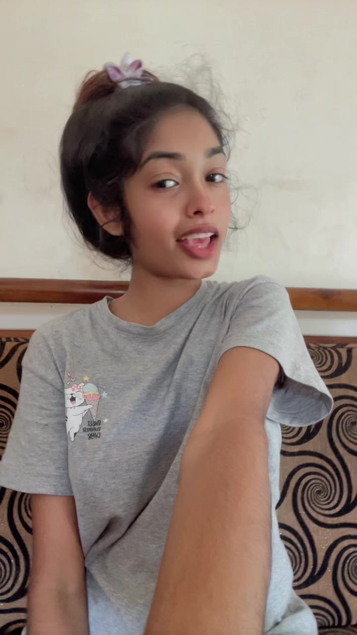 @"𝓐𝓫𝓱𝓲 𝓰𝓲𝓻𝓵 🎀🤍"