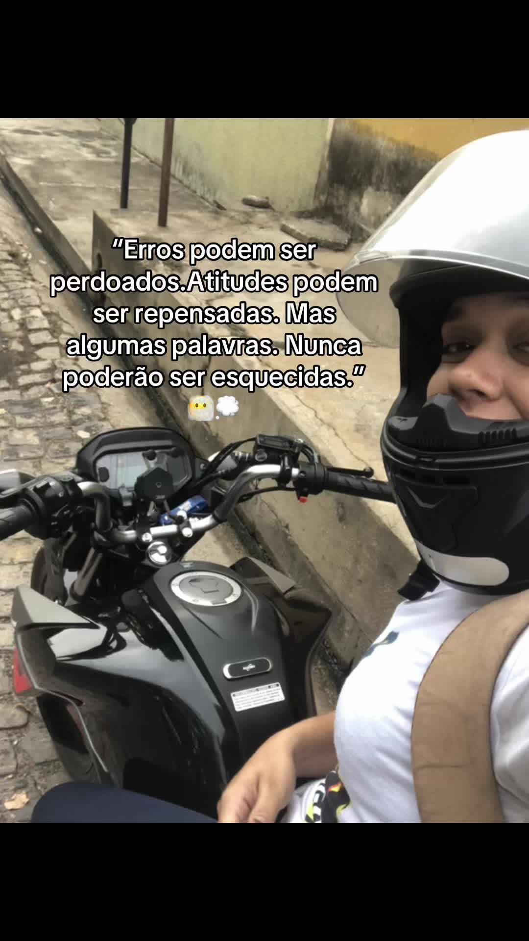 @elinny_cristiane