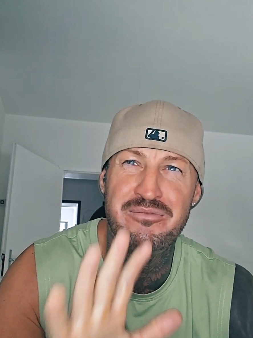 @😎