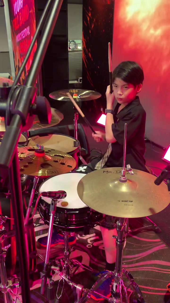 @leoboy_drummer