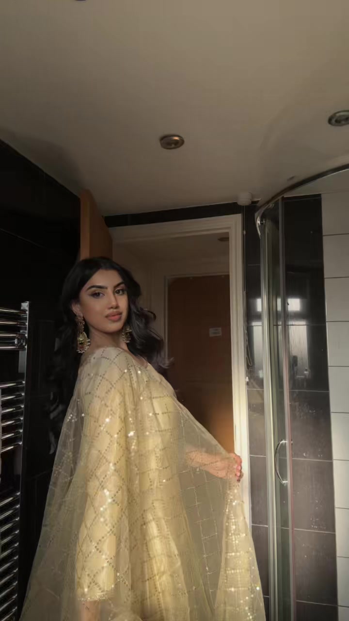 @arooj