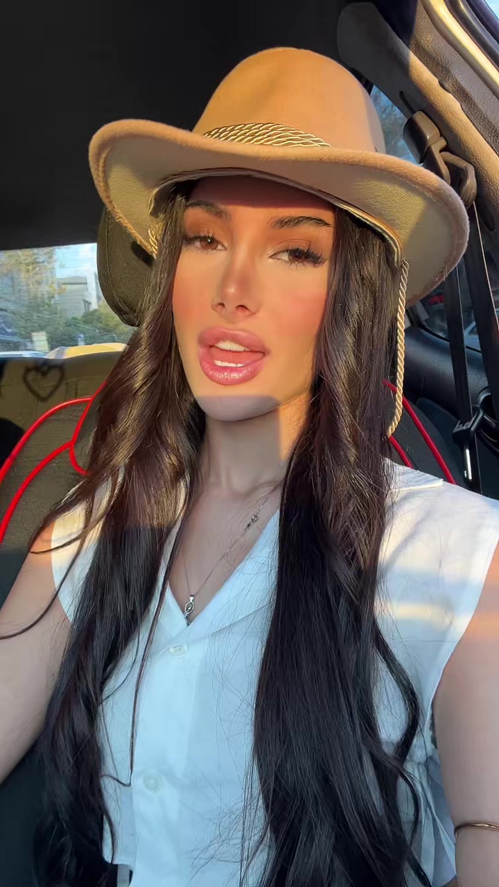 @saraborhann