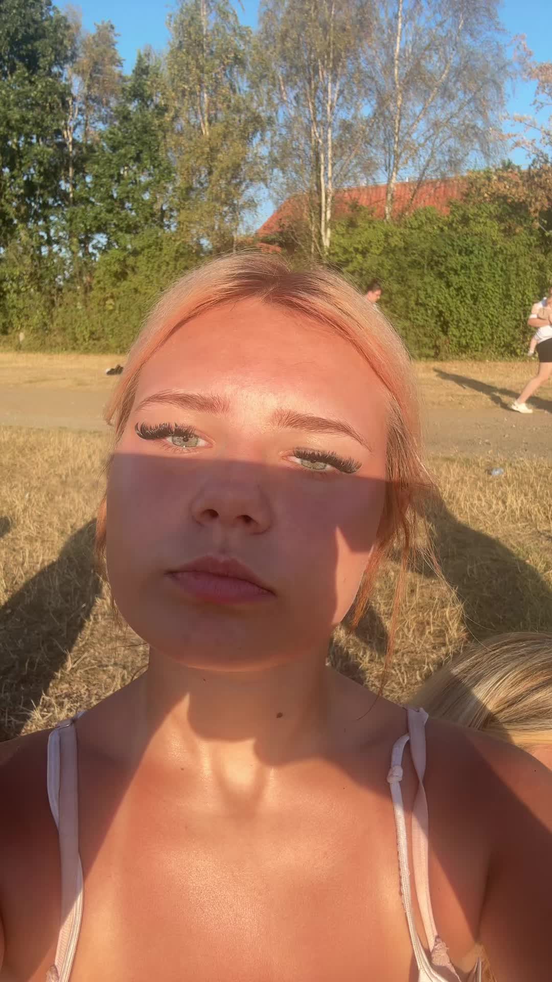 @laceyxo