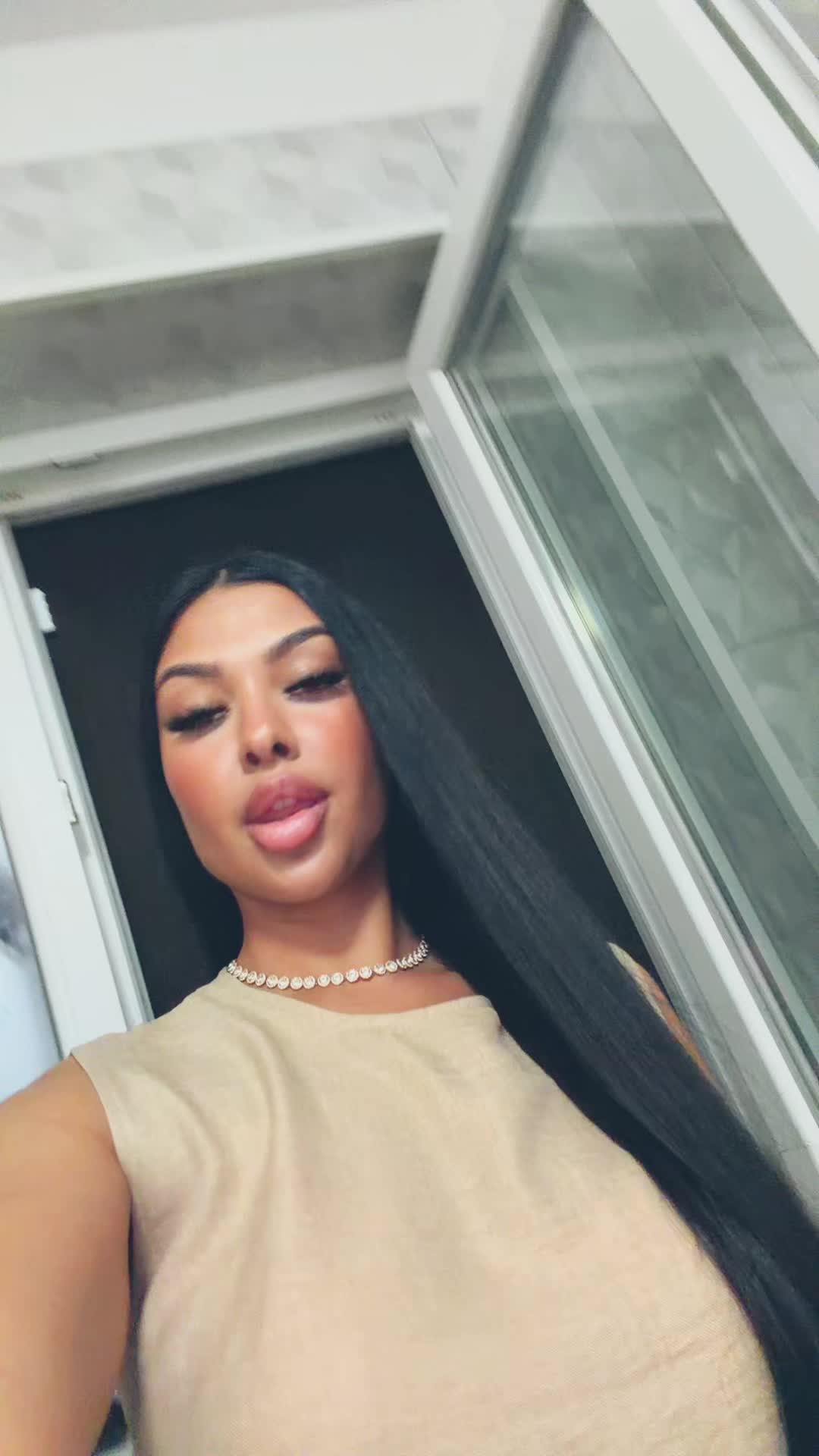 @AnneMarii