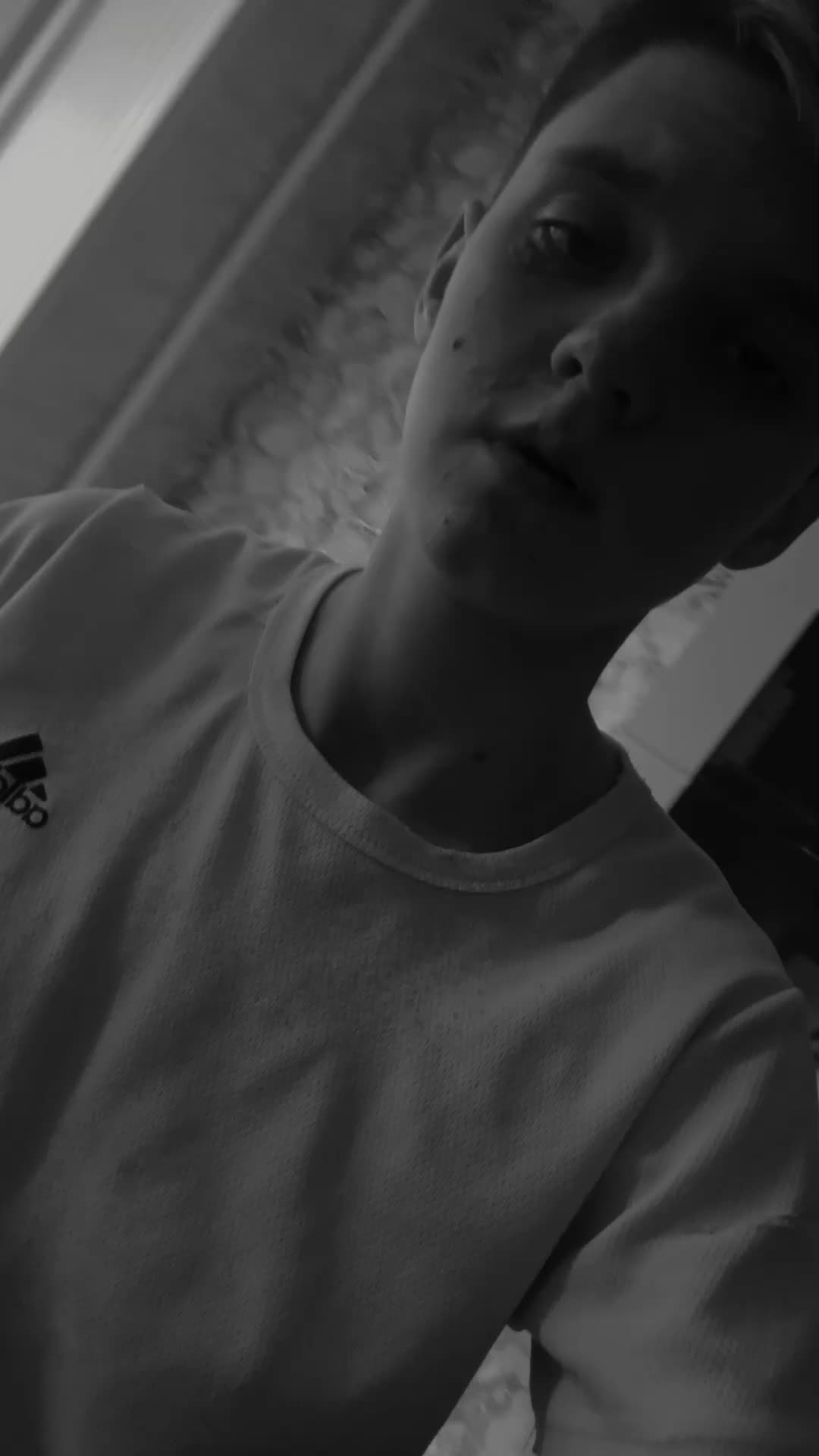 @𝓑𝓻𝓸𝓴𝓮𝓷 𝓗𝓮𝓪𝓻𝓽♡