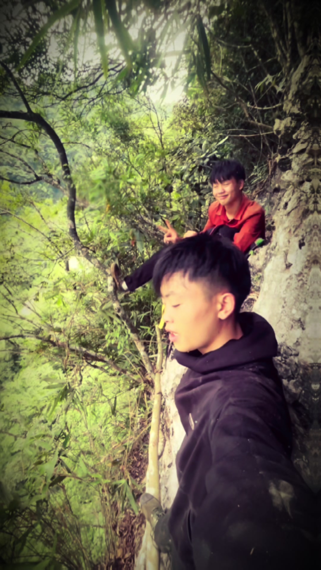 @L&Iacute;U  🇻🇳☣️