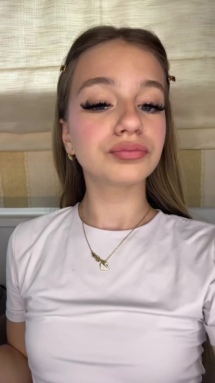 @Bella