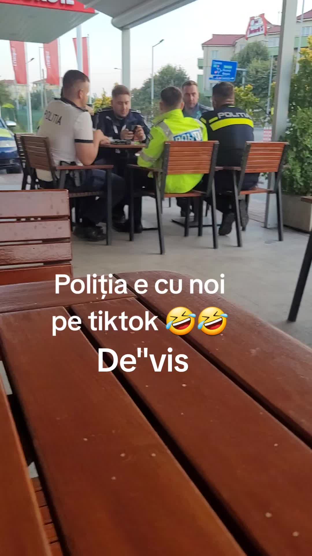@꧁De"vis꧂