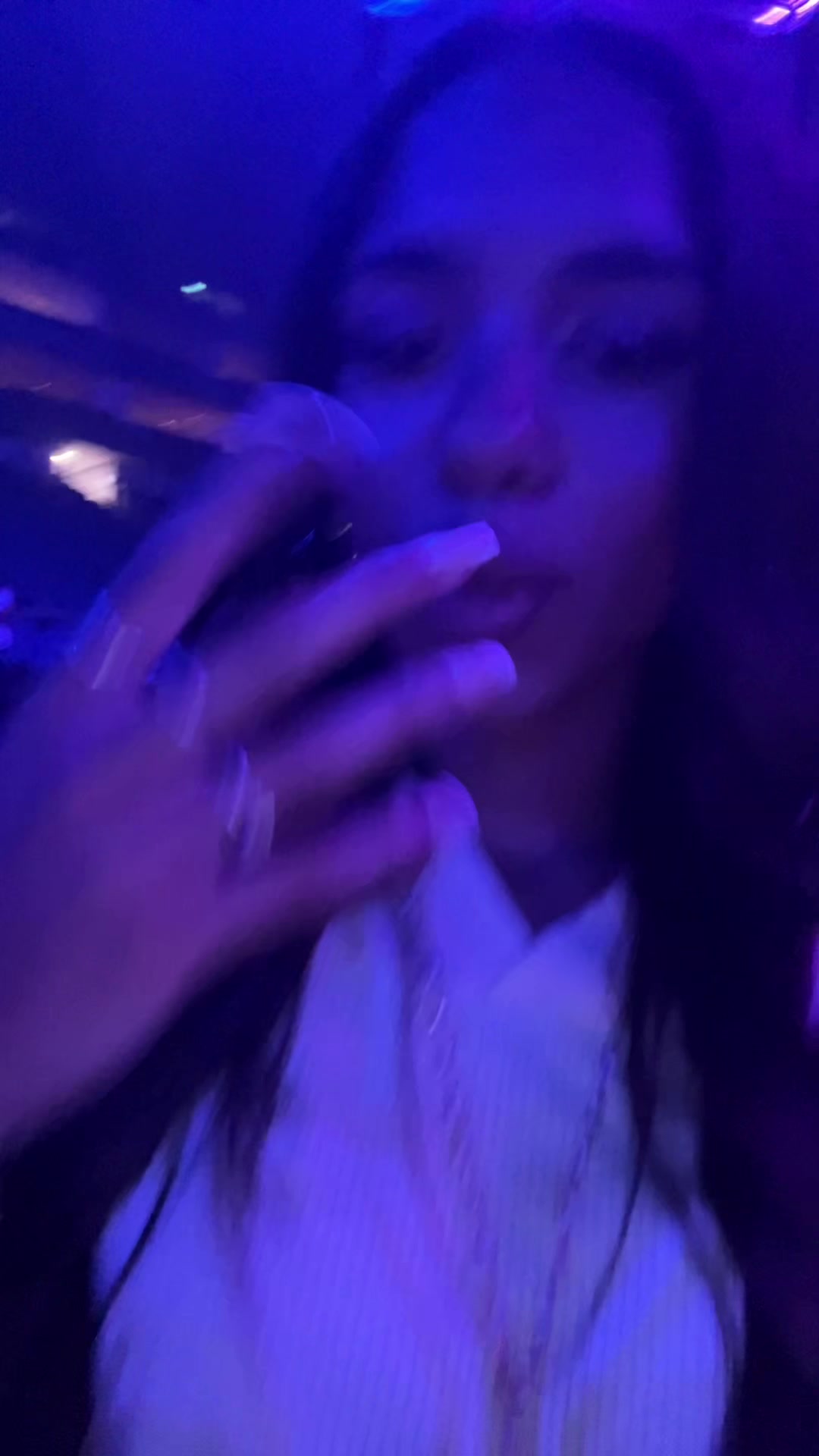 @🧘🏽&zwj;♀️