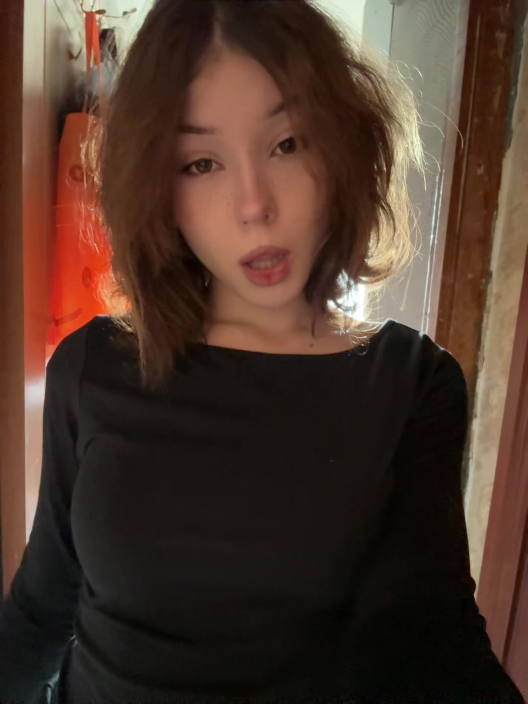 @👅