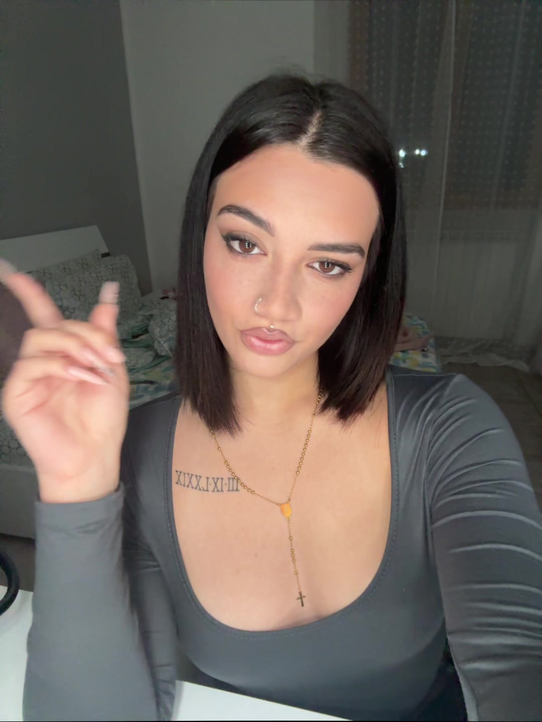 @vi