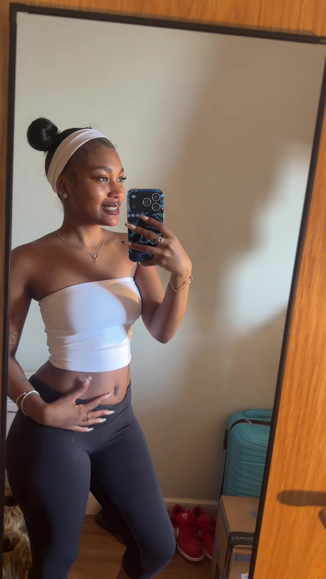 @Emizjae