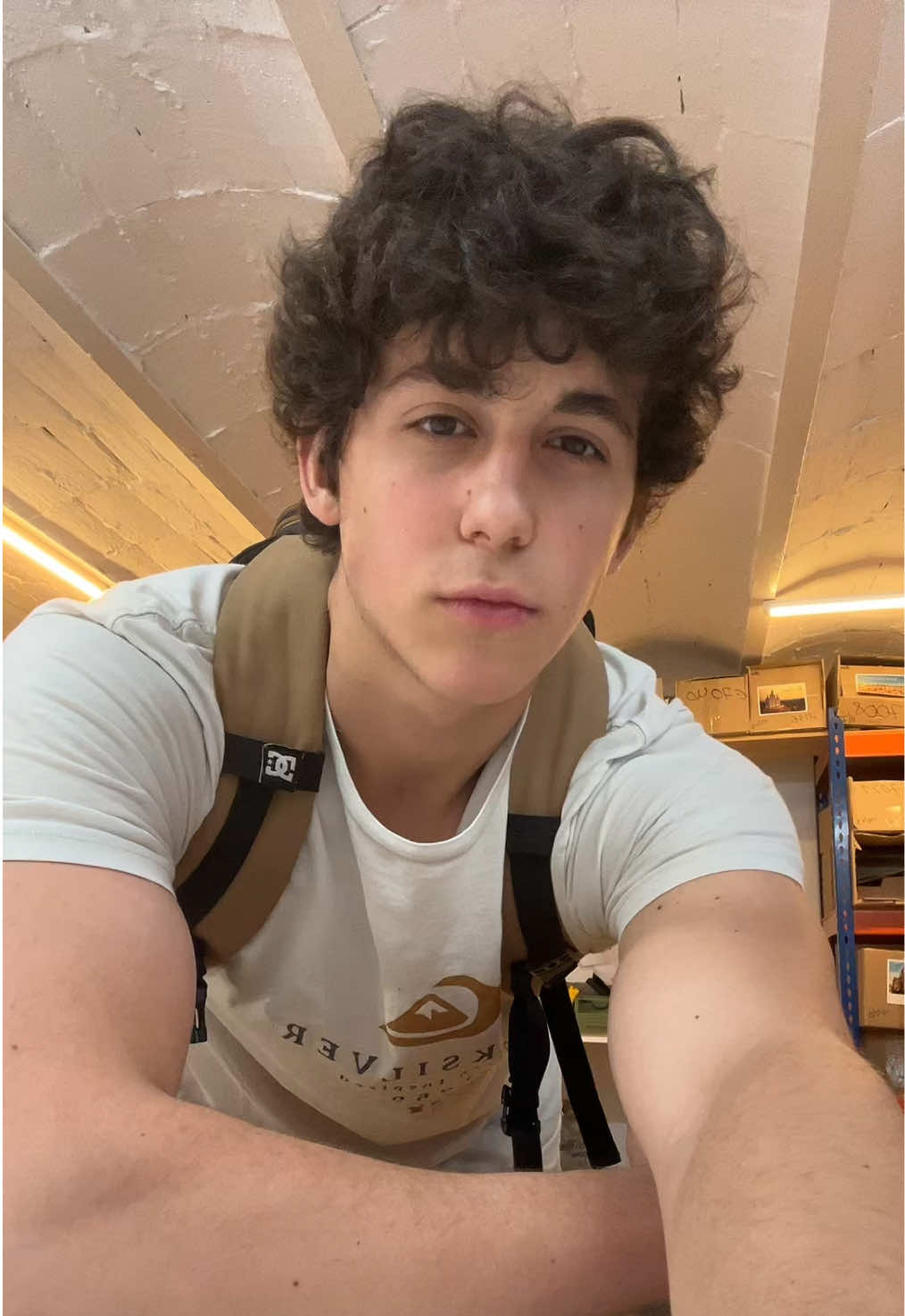 @🦦