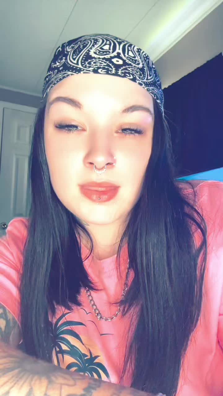 @Sesilee 😈😍🔥🌻