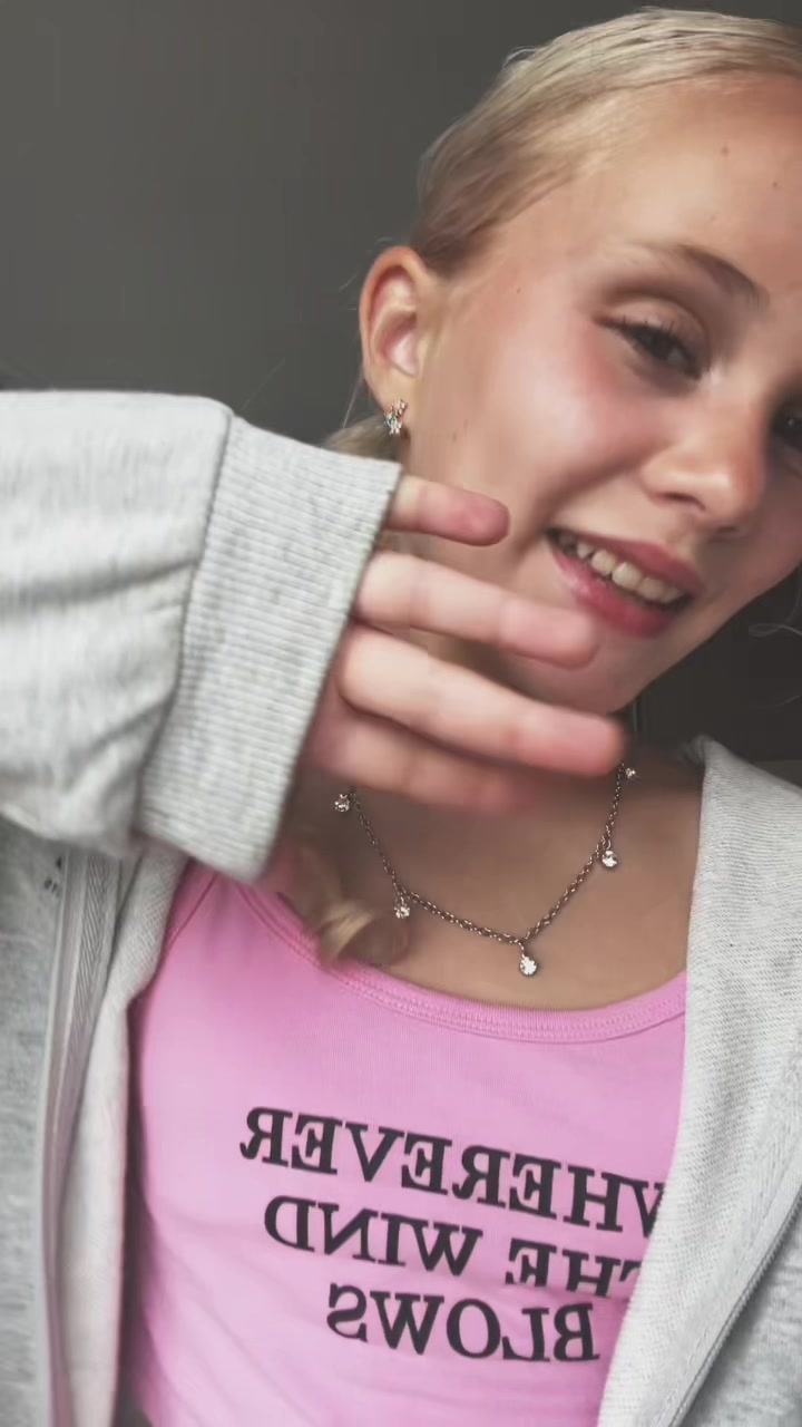 @mavrii