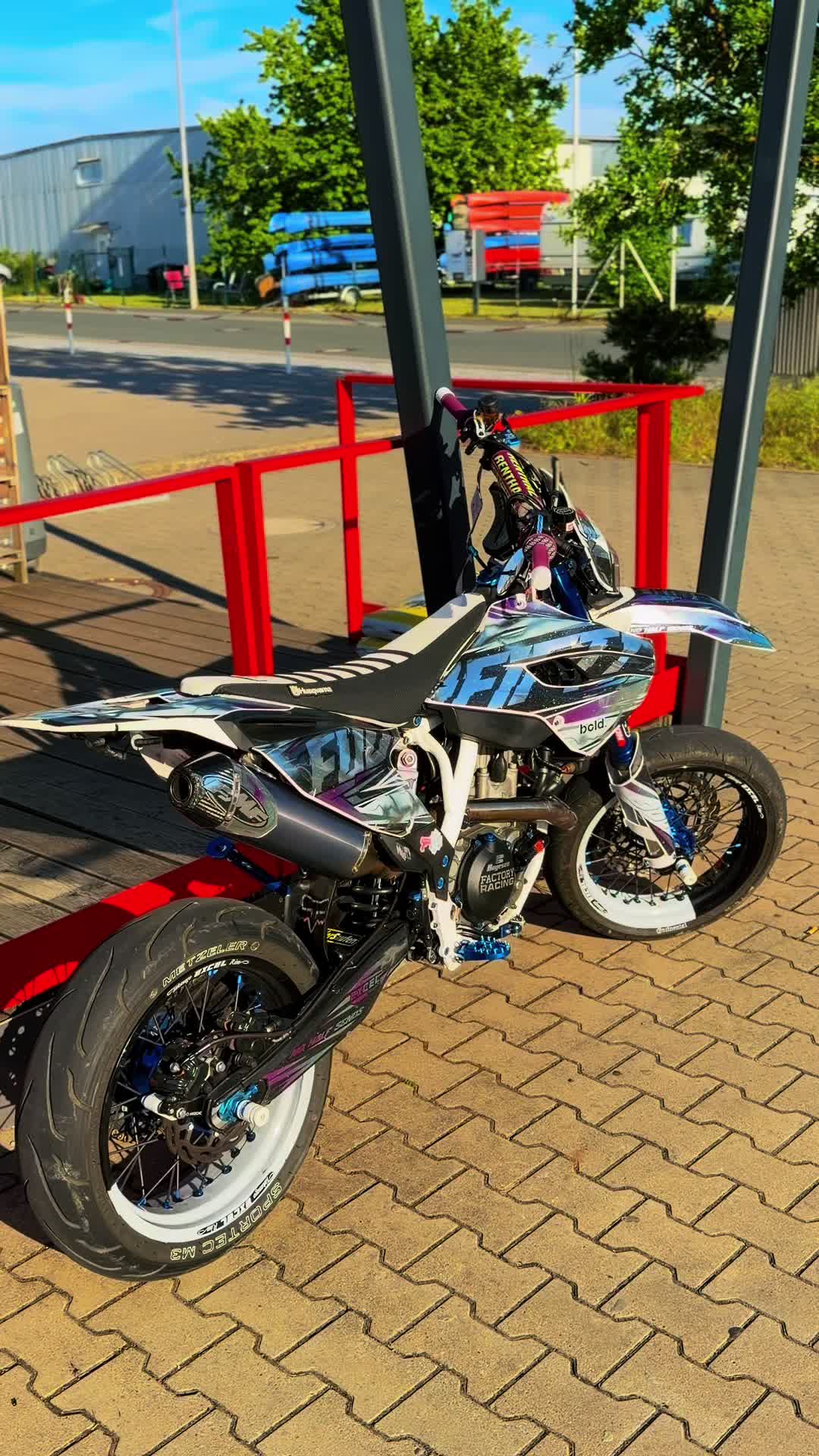 @Joni_moto