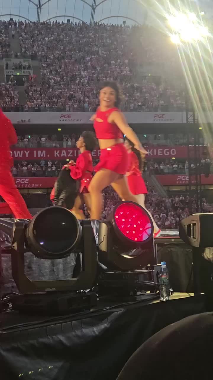 @𓂃꙳⋆videos from the eras tour