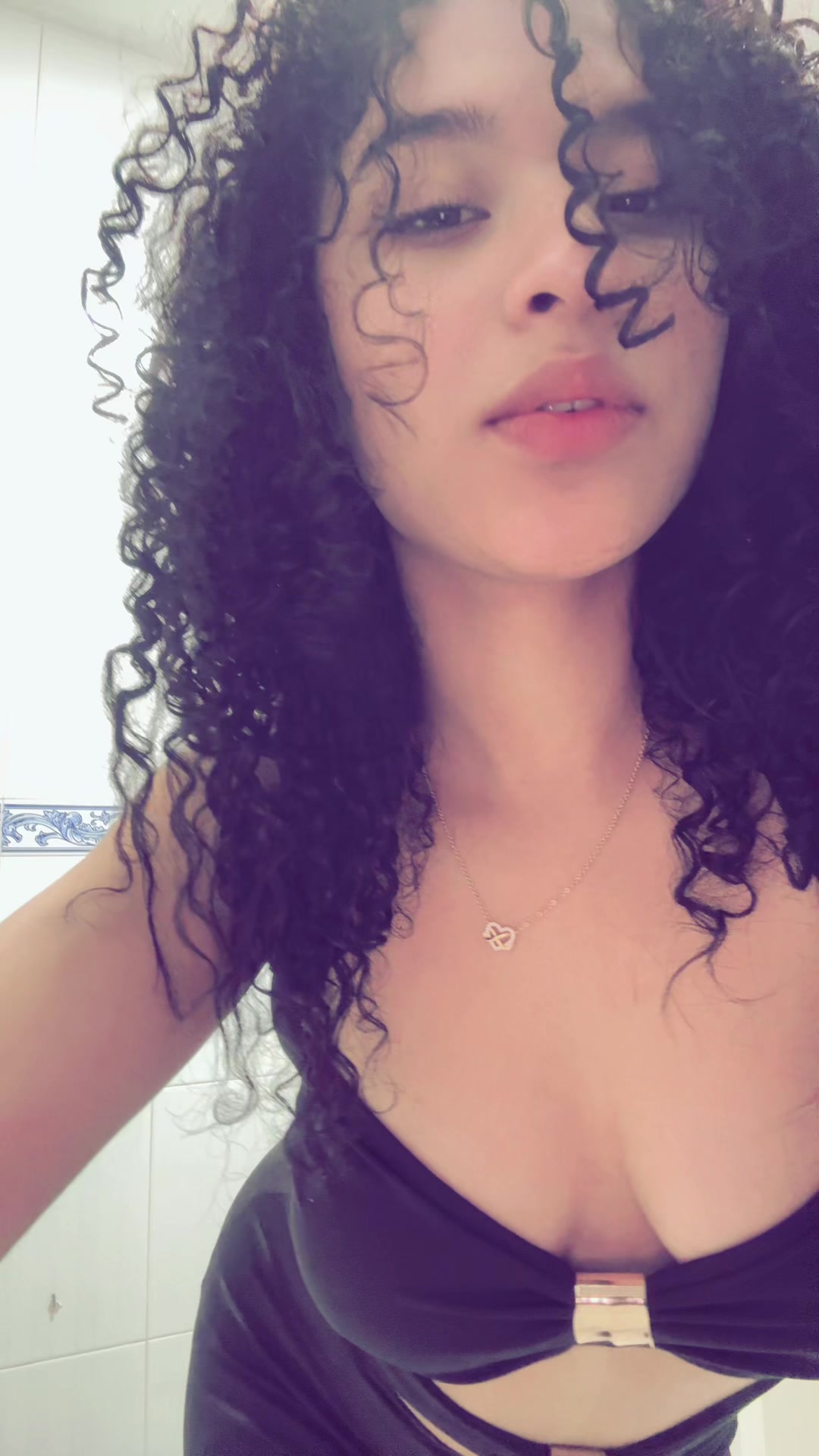 @Zurelys