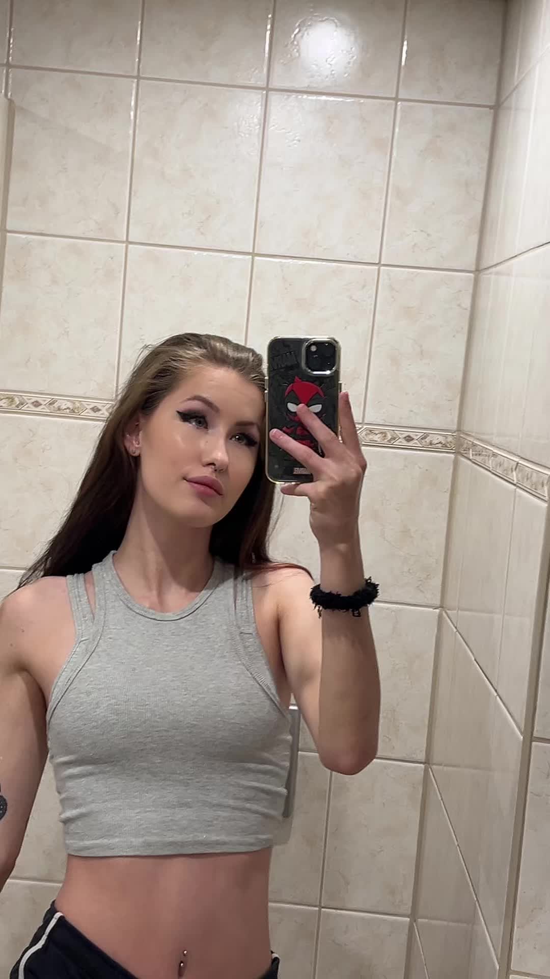 @Lisaxx3116