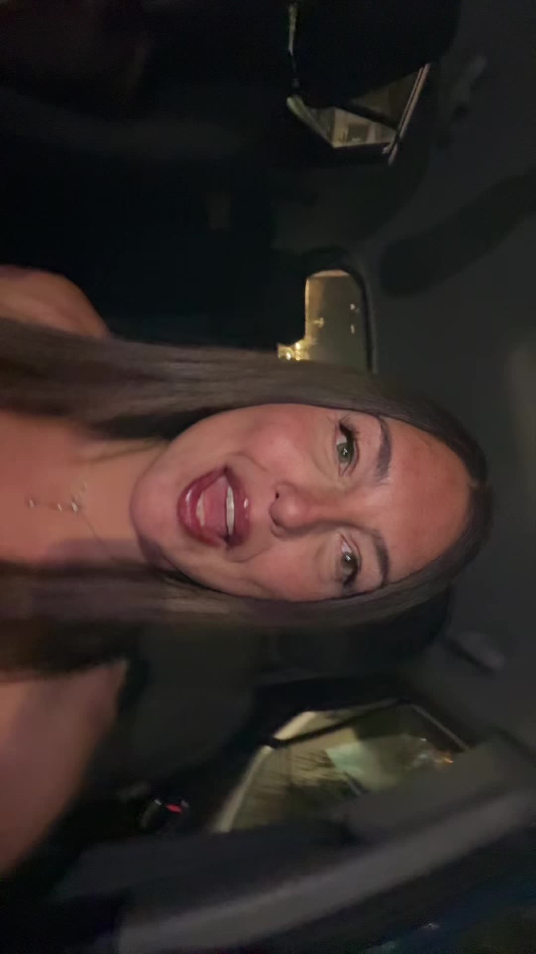 @Nicoledecarne