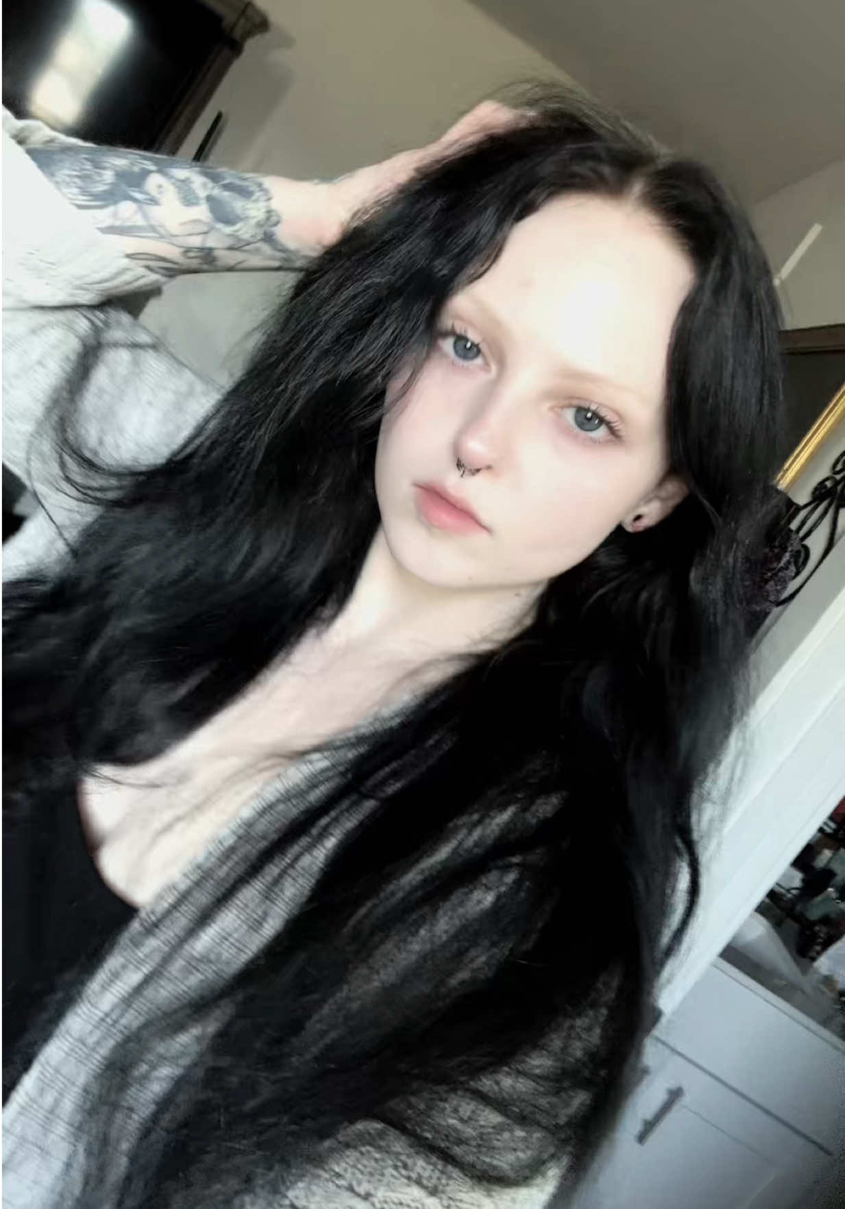 @𝔫𝔞𝔳𝔦 🖤🕸️