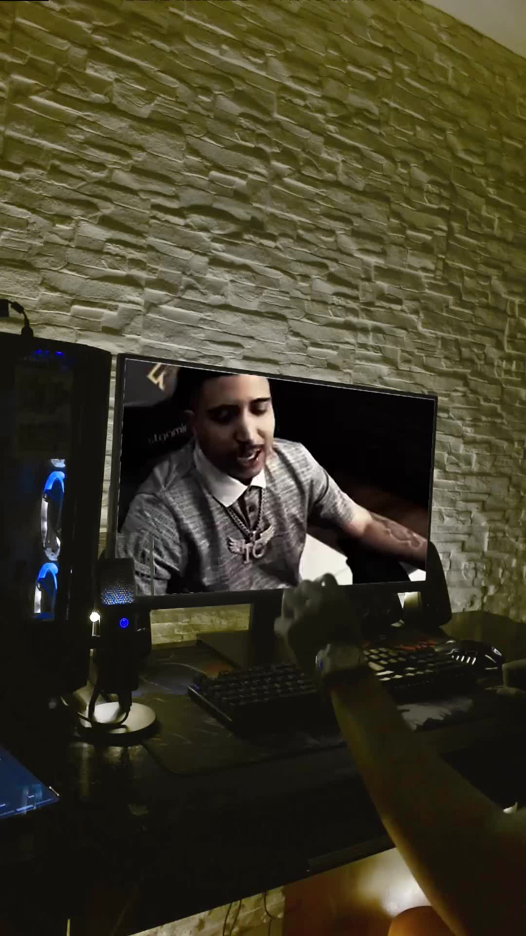 @soy_julian