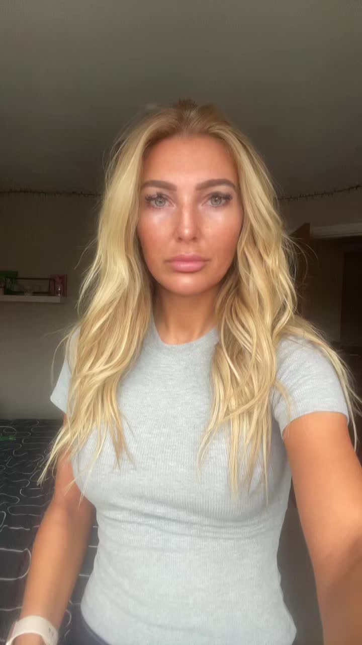 @yourwifefarrah